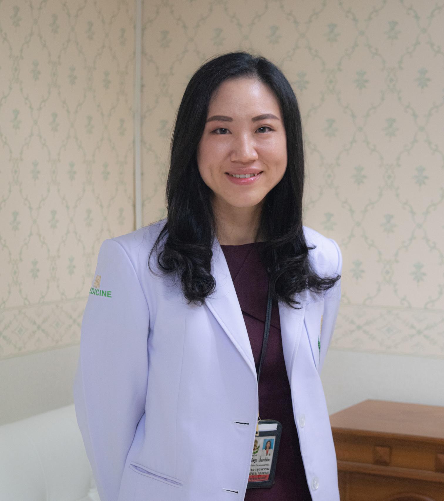 รอ.หญิง พญ.นิษฐา เอื้ออารีมิตร  avatar image